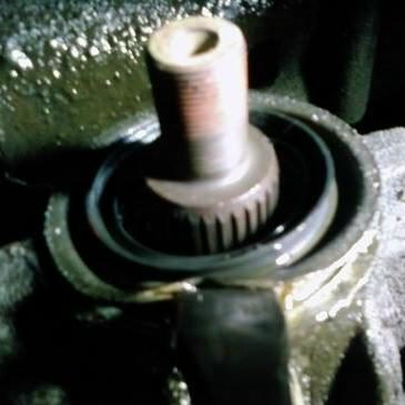 How To: Replace Front / Rear Pinion Seal